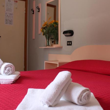 Hotel Laura ริมินี ภายนอก รูปภาพ