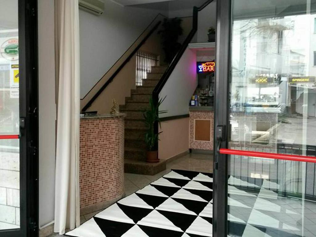 Hotel Laura ริมินี ภายนอก รูปภาพ