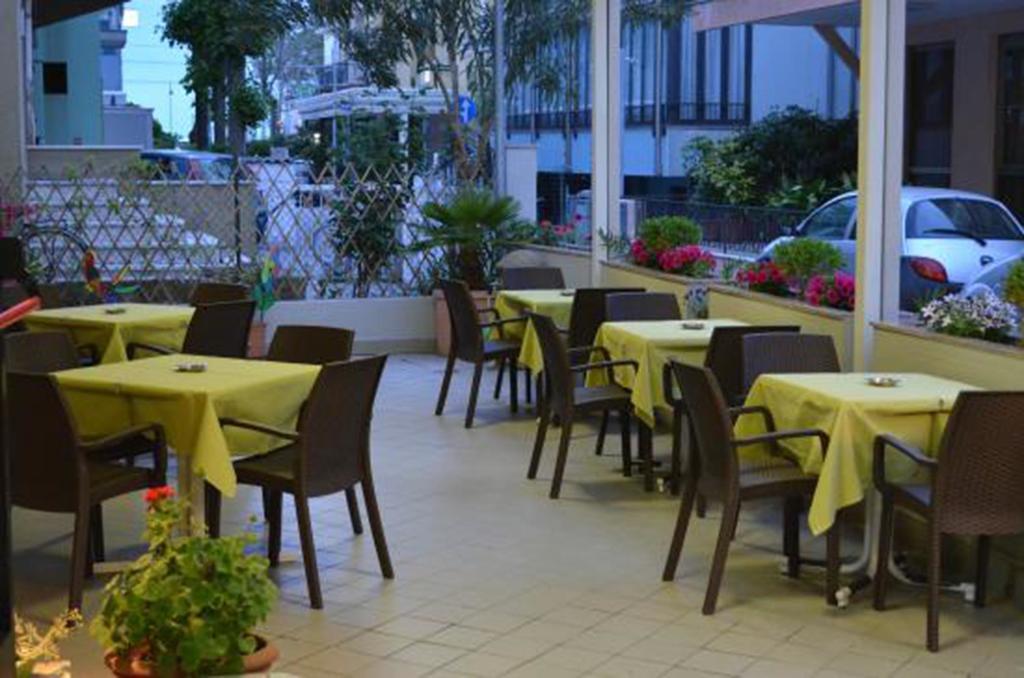 Hotel Laura ริมินี ภายนอก รูปภาพ