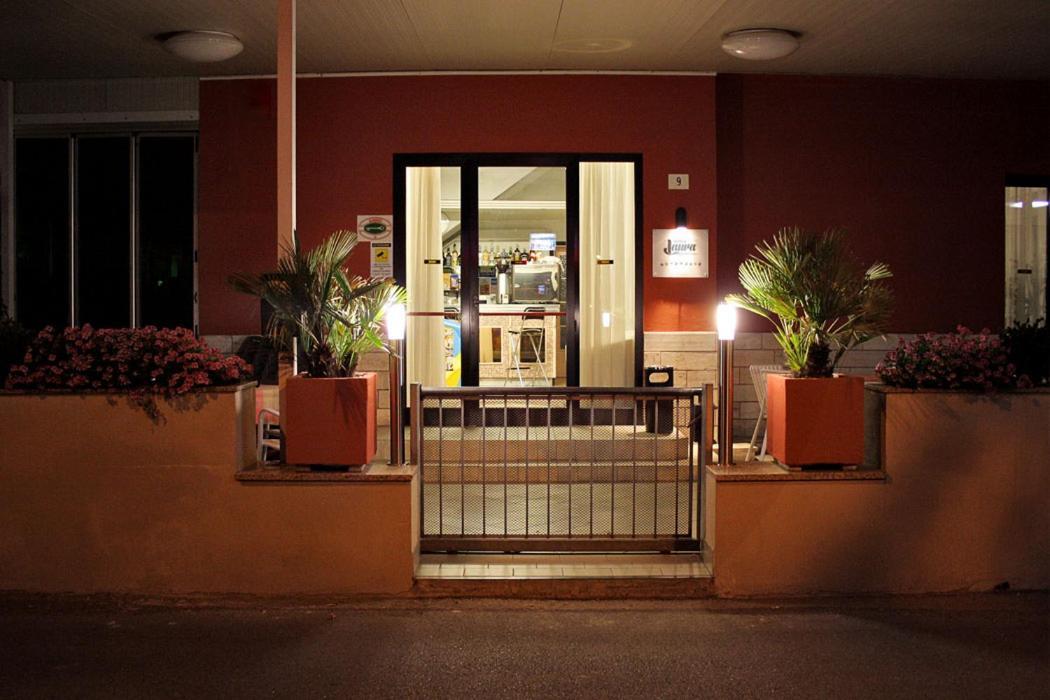 Hotel Laura ริมินี ภายนอก รูปภาพ