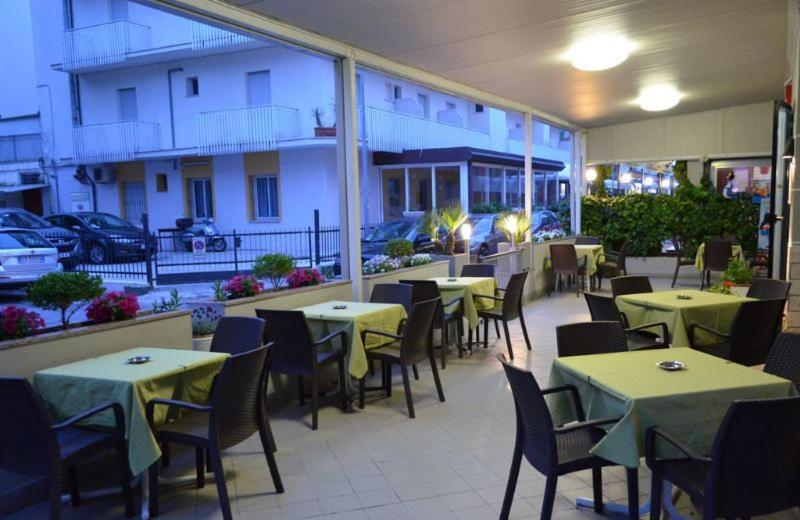 Hotel Laura ริมินี ภายนอก รูปภาพ